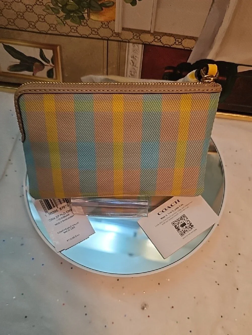 Coach corner zip
